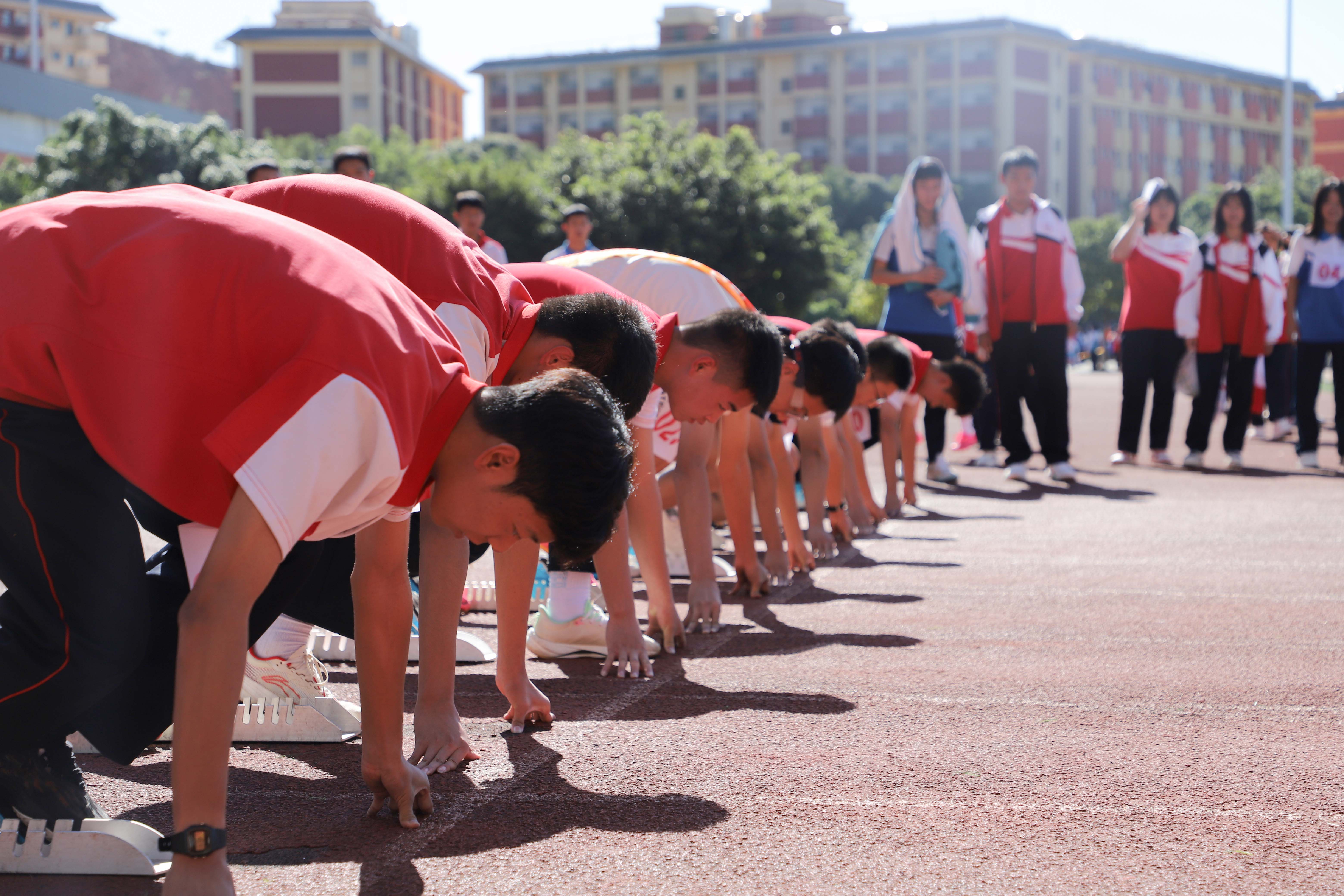 建水润泽高级中学2024年冬季田径运动会